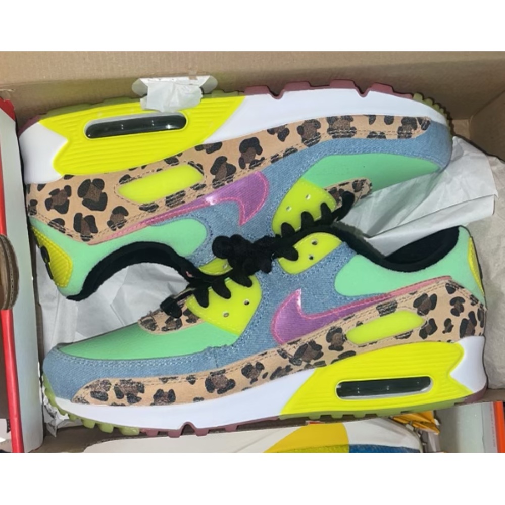 Nike